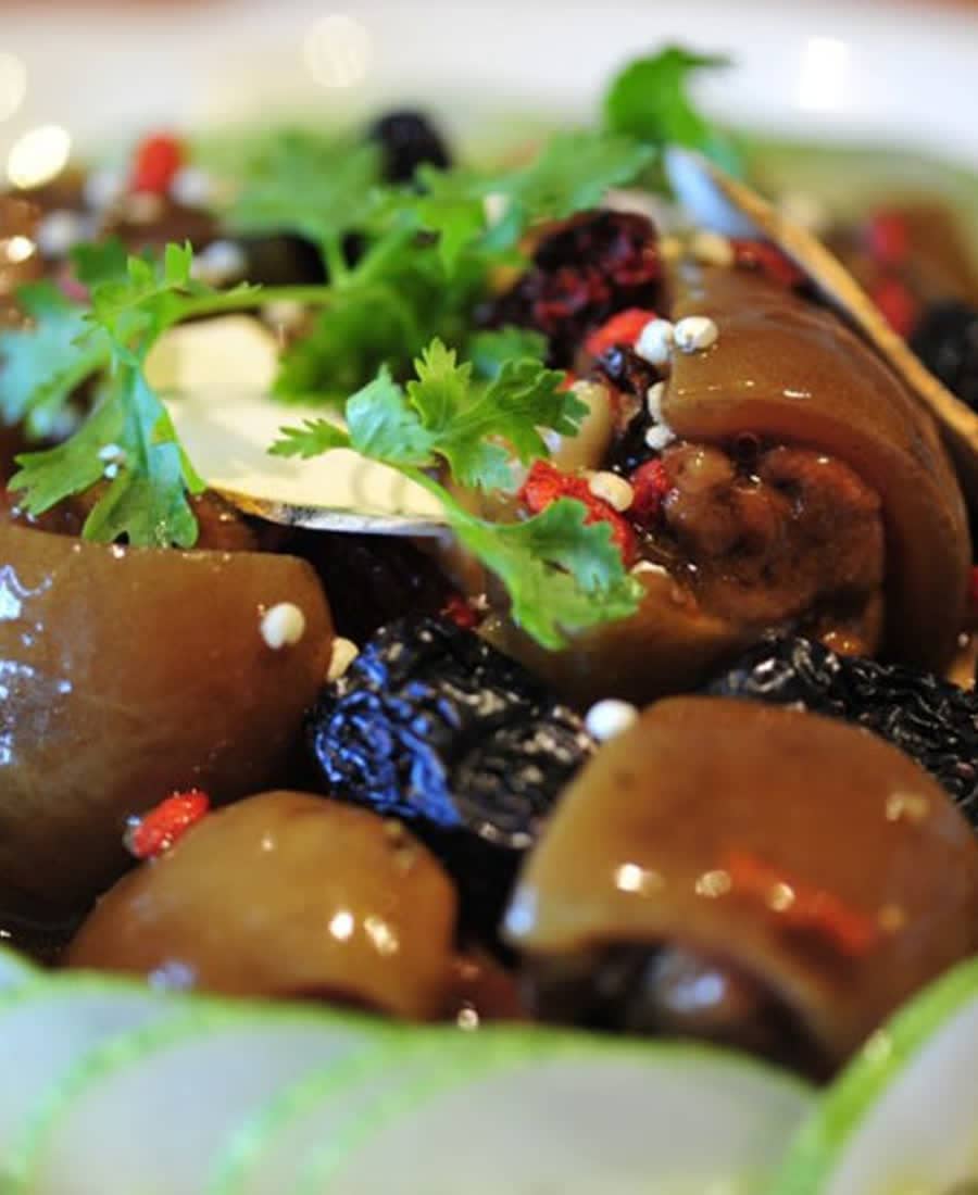 Giò heo hầm thuốc bắc