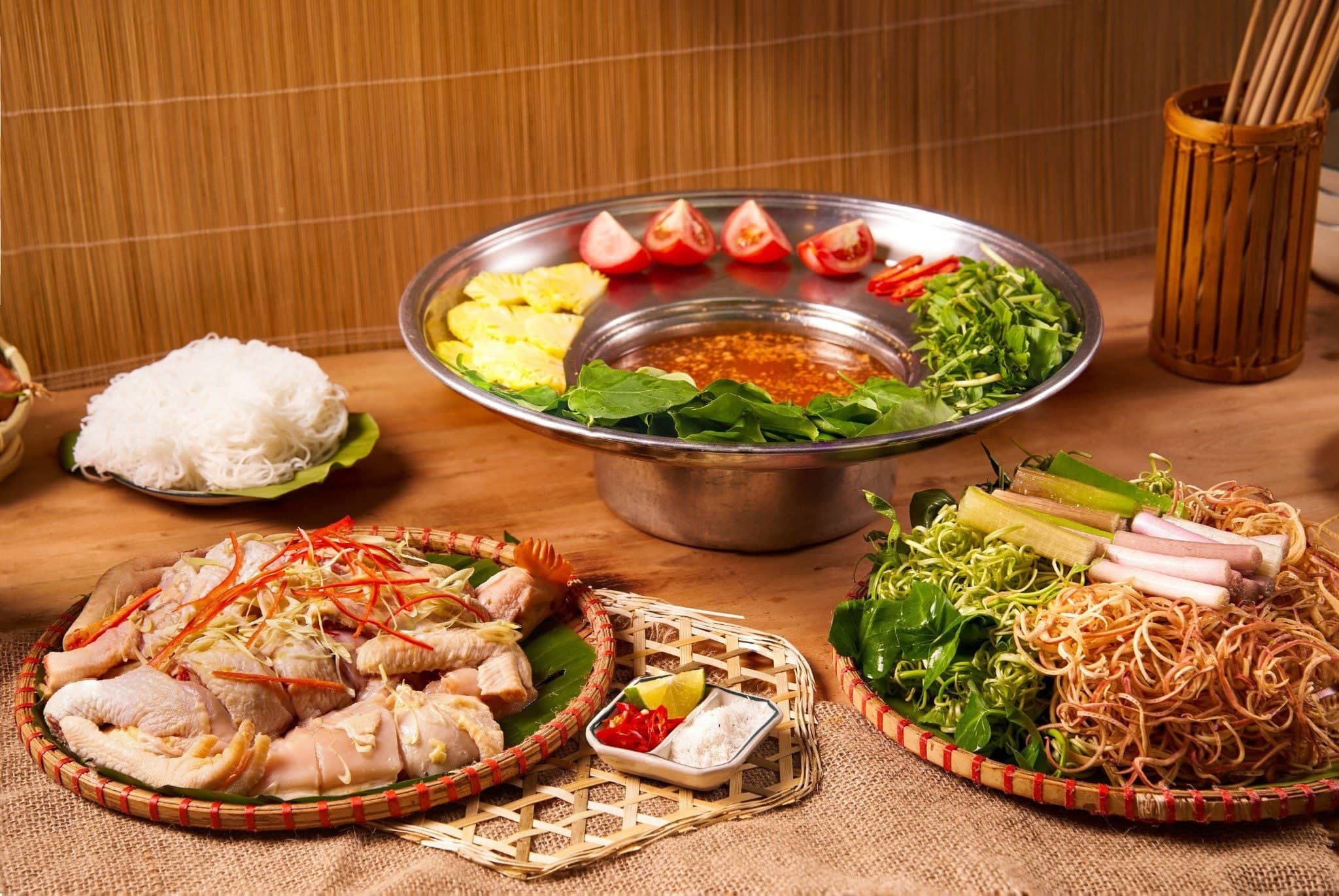 Lẩu gà hoàng gia